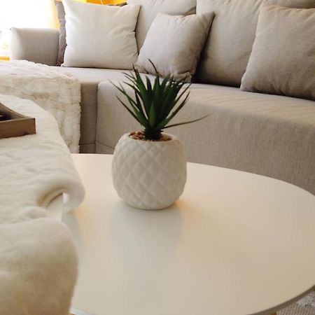 Chill Home : Appartement Cocooning Avec Jacuzzi Grandson ภายนอก รูปภาพ