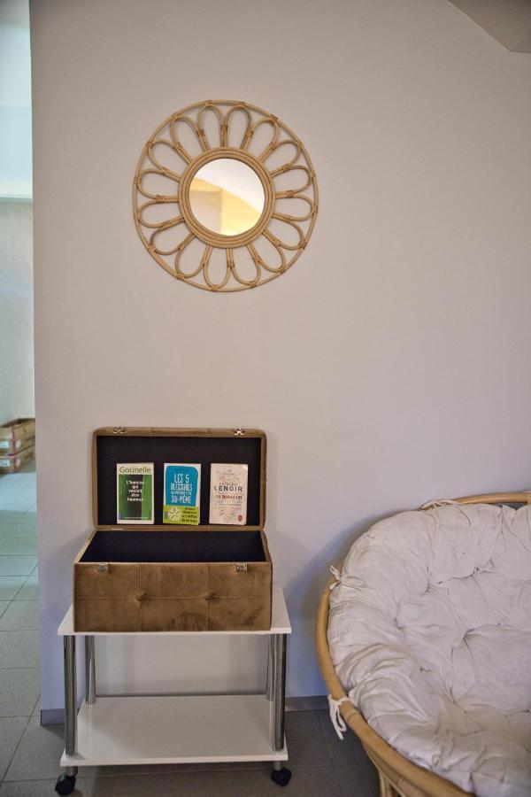 Chill Home : Appartement Cocooning Avec Jacuzzi Grandson ภายนอก รูปภาพ