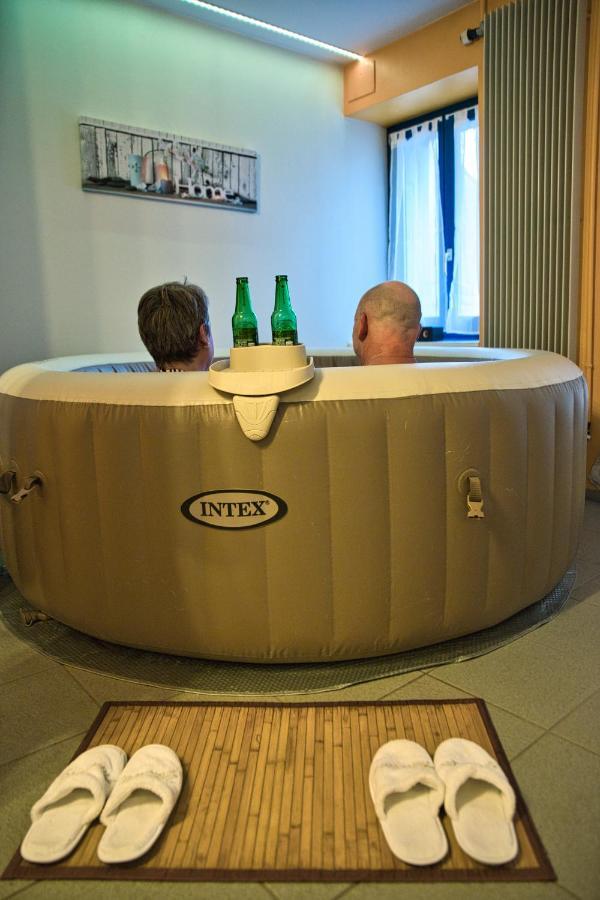 Chill Home : Appartement Cocooning Avec Jacuzzi Grandson ภายนอก รูปภาพ